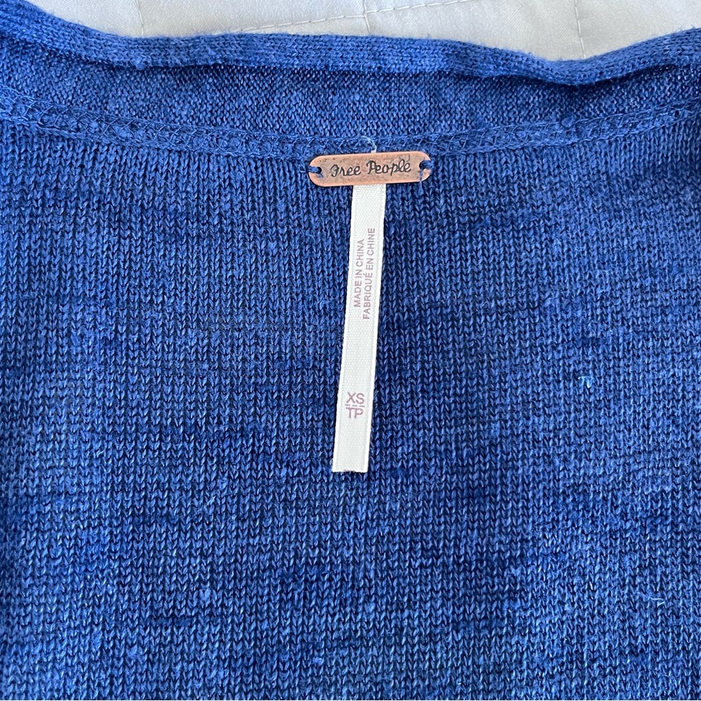 Free People Women’s Deep Blue Slouchy Cardigan Size XS - Picture 5 of 7